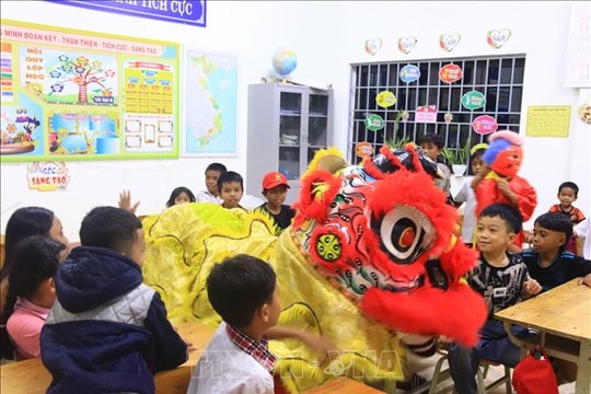 Rộn ràng Trung thu giữa đại ngàn Trường Sơn