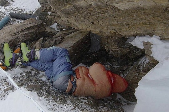 Bí ẩn thi thể nổi tiếng nhất Everest