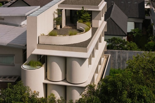 Công trình nhà ở chung tạo khác biệt bằng những trụ bê tông tròn