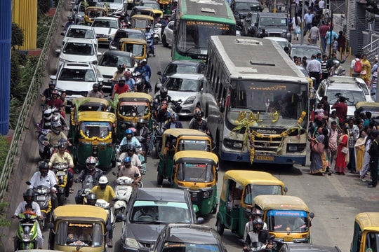 Ôtô bị thu phí tắc nghẽn nếu chỉ chở một người giờ cao điểm