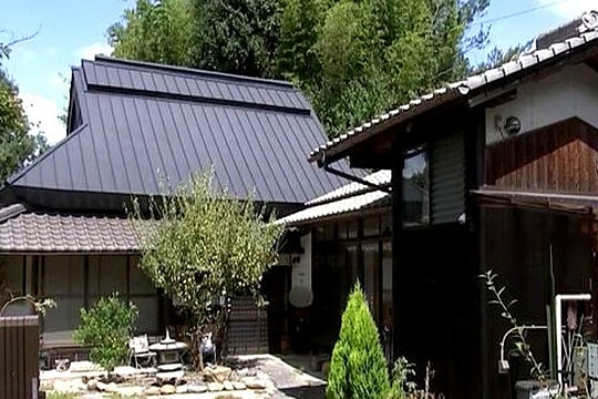 Chủ nhà nghỉ ở Nhật lén chuốc thuốc ngủ, xâm hại nhiều khách nữ