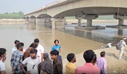 Người đàn ông nhảy xuống sông tự tử cùng 4 đứa con