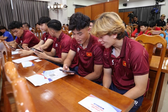 Tiến Linh nói điều bất ngờ về ứng dụng của VFF