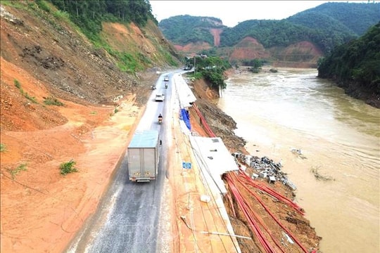 Chủ động ứng phó nguy cơ mưa lũ, sạt lở đất do ảnh hưởng của bão số 11