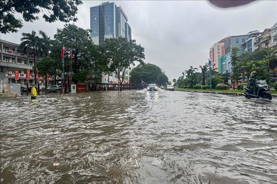 Cục Khí tượng thuỷ văn: Mưa lớn tại Hà Nội vừa qua chưa vượt đỉnh năm 2008