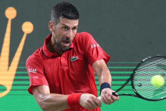 Djokovic thắng ngược ở Thượng Hải Masters