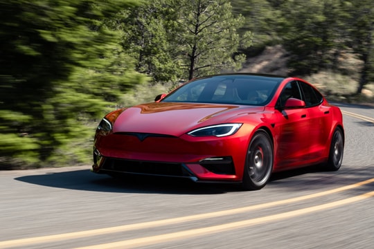 CEO hãng đối thủ chê xe Tesla 'không thay đổi suốt 12 năm'