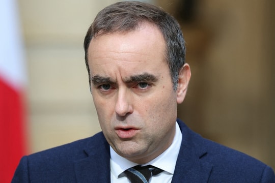 Thủ tướng Pháp từ chức sau chưa đầy một tháng