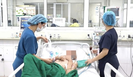 Cứu sống cụ ông 90 tuổi ngừng tim vì nghẹn cơm trong bữa tối