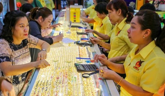 Giá vàng sẽ “hạ nhiệt” khi bỏ độc quyền vàng miếng?