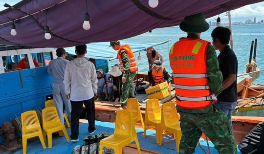 Dịch vụ du lịch "chui" ở biển Đà Nẵng, du khách coi chừng tiền mất tật mang