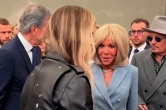 Johnny Depp bị ngó lơ