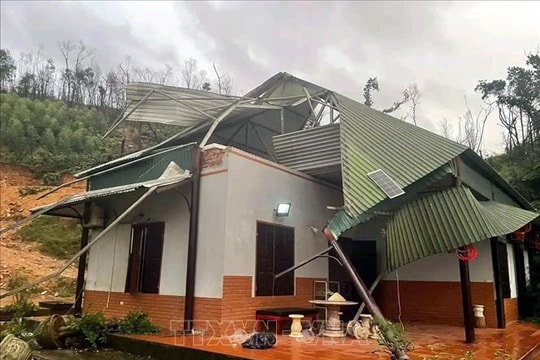 Lốc xoáy, mưa lớn gây nhiều thiệt hại tại Hải Phòng