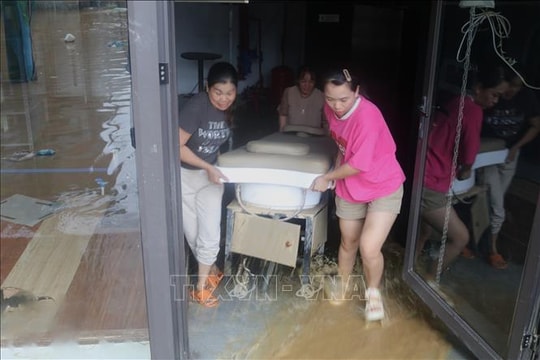 Cao Bằng: Lũ dâng bất ngờ, hàng nghìn người dân phải sơ tán khẩn cấp