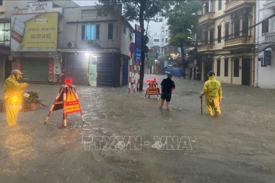 Hà Nội: Vận hành gần 100 trạm bơm tiêu chống úng ngập