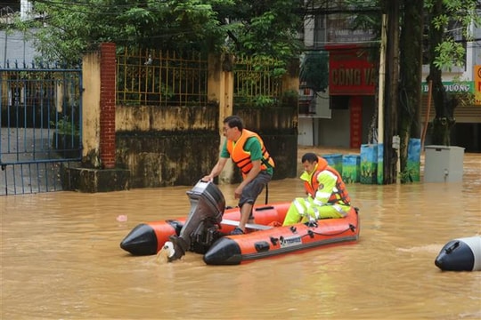 Bộ Công Thương ra công điện khẩn: Bảm bảo an toàn đập, hồ chứa và đầy đủ hàng hóa thiết yếu phục vụ nhân dân