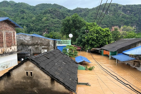 Người Thái Nguyên chạy lũ