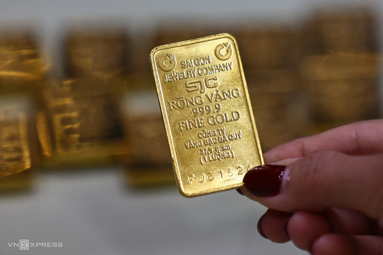 Vàng miếng lên hơn 140 triệu đồng một lượng