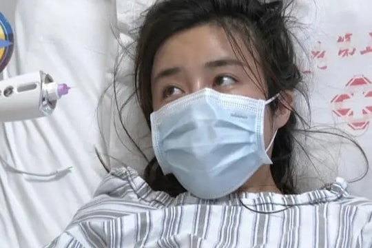 Người phụ nữ bị khoét 57 hố trên tay sau khi tiêm 'tan mỡ'