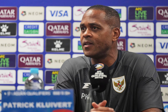 HLV Kluivert: 'Tâm lý là chìa khóa để Indonesia tìm vé dự World Cup'