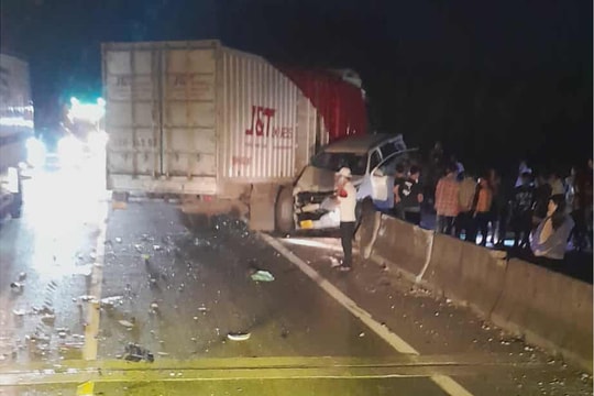 Xe tải tông liên hoàn trên cao tốc La Sơn - Túy Loan