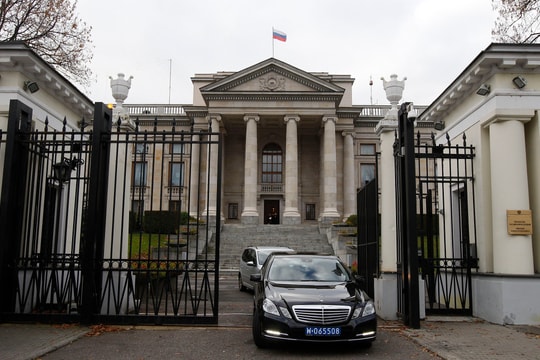 EU có thể áp hạn chế với nhân viên ngoại giao Nga vì lo ngại 'nội gián'