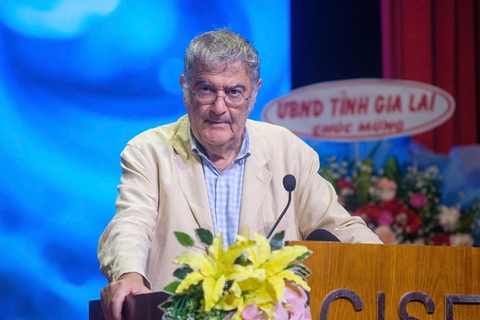 Chủ nhân Nobel Vật lý 2012: Nhân lực trẻ Việt Nam hiếu học và ham khám phá