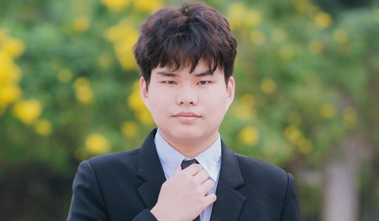 Từ chối 3 suất học bổng Mỹ, nam sinh trường "làng" quyết tâm chọn học tại Việt Nam