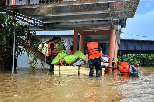 Bắc Ninh: Huy động hàng trăm cán bộ, chiến sỹ hỗ trợ nhân dân trong mưa lũ