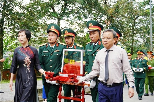 Truy điệu và an táng 14 hài cốt liệt sĩ