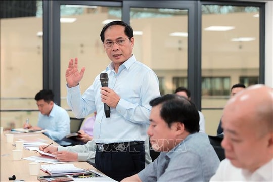 Phó Thủ tướng Bùi Thanh Sơn: Các gian hàng Hội chợ mùa Thu 2025 cần chú trọng tương tác với người tiêu dùng