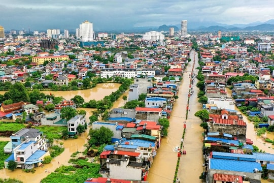 Chung tay giúp người dân miền Bắc vượt qua cơn lũ dữ