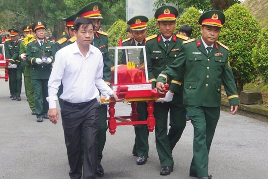 Truy điệu, an táng 14 hài cốt liệt sỹ tìm thấy ở Quảng Trị