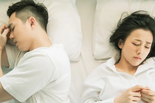 Bạn trai không hề "động chạm", tôi vỡ mộng sau nửa năm nằm chung giường