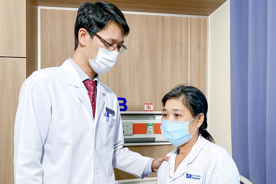 Bắt vít chỉnh thẳng cột sống vẹo, thoát vị