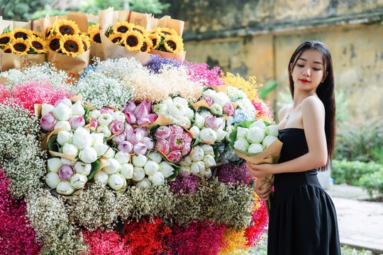 Taper 'kiểu mùa thu Hà Nội' cho runner giải chạy đêm