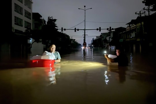 Đêm trắng chạy lũ lịch sử của người Thái Nguyên