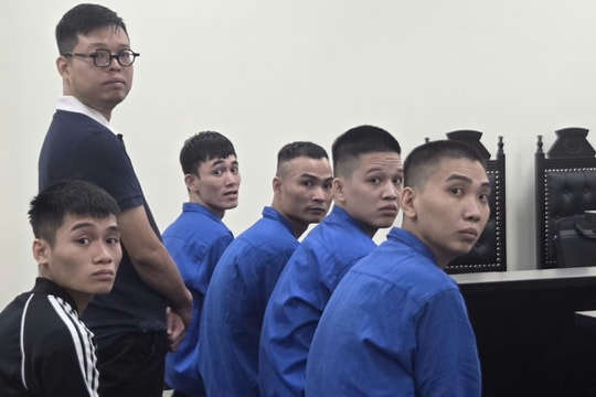 Bị rút trộm một tỷ đồng trong tài khoản, thanh niên 'dùng nắm đấm' đi đòi