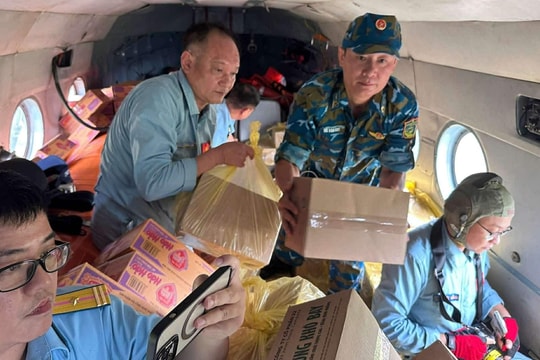 Quân đội điều trực thăng, hơn 30.000 bộ đội cứu trợ vùng lụt