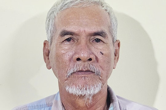 Cụ ông xâm hại bé gái rồi bỏ trốn