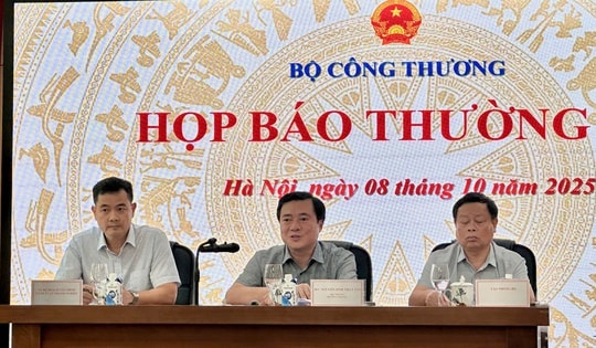 Lắp điện mặt trời mái nhà, Bộ Công Thương khẳng định không có lý do gì gây khó dễ