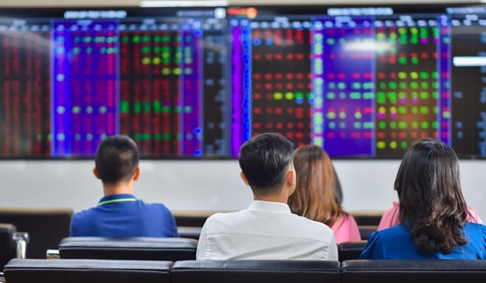 Thị trường chứng khoán phản ứng thế nào sau khi Việt Nam nâng hạng?