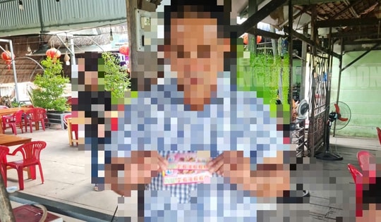 Xổ số miền Nam: Bị “sảng” khi hay tin cùng 2 bạn nhậu trúng độc đắc 14 tờ vé số