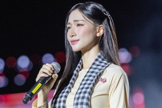 Hòa Minzy ủng hộ 100 triệu đồng