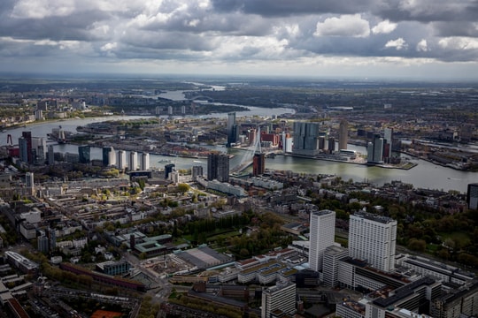 Quốc gia dưới mực nước biển Hà Lan chống ngập lụt thế nào?