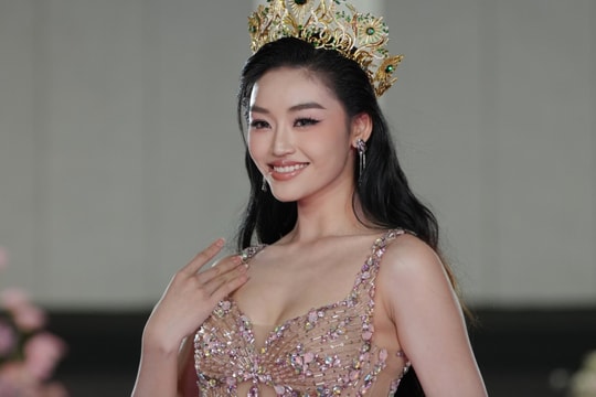 Hoa hậu Yến Nhi tiếp tục gây tranh cãi