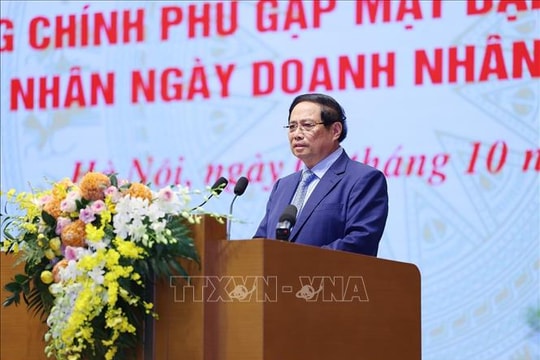 Thủ tướng gặp mặt đại diện doanh nghiệp nhân Ngày doanh nhân Việt Nam