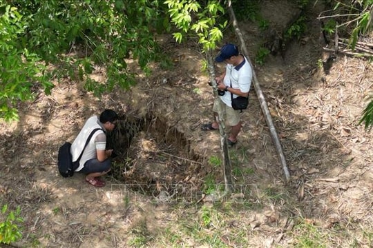 Bất an với tình trạng sạt lở nghiêm trọng bờ sông Bù Lu (Huế)