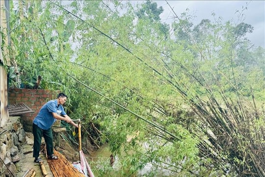 Người dân Cẩm Duệ sống bất an bên bờ sông sạt lở