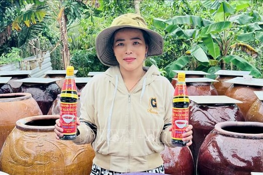 Giữ hồn quê trong từng giọt nước mắm cá linh